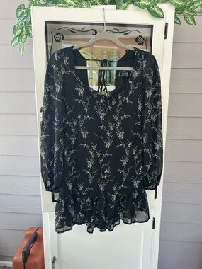 Forever 21 Black Floral Long-Sleeve Ruffle-Hem Dress